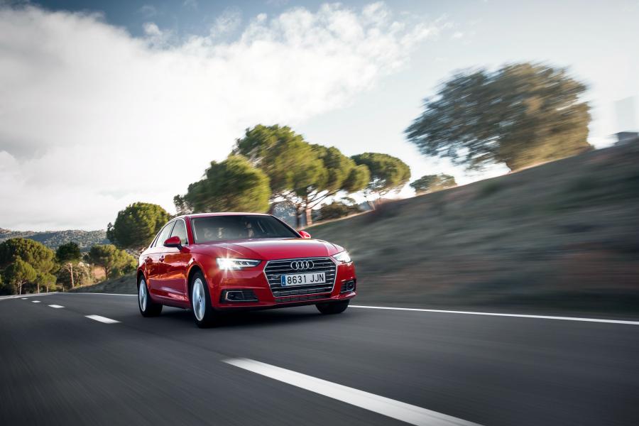  Audi A4 2.0 TFSI (B9) 2015 года  (WW) (фото 7 из 10)